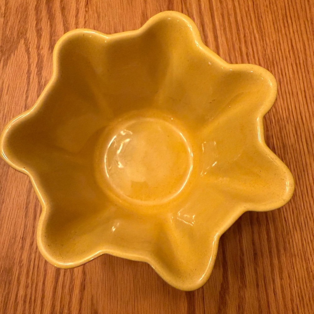 Yellow Star-Shaped Ceramic Bowl